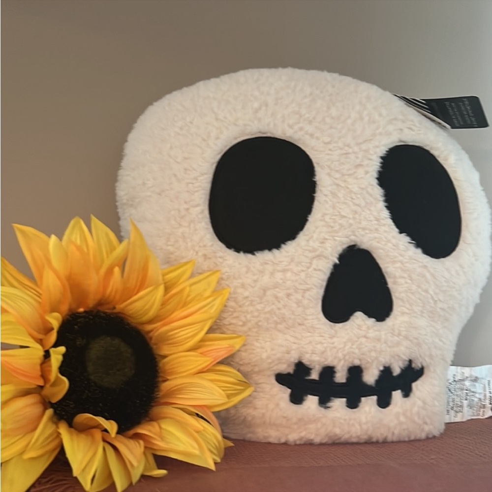 Halloween Sherpa skull pillow